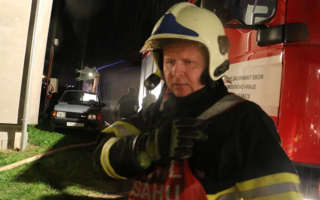 VIDEO: V Miloticích hořel statek, požár hasiči likvidovali několik hodin