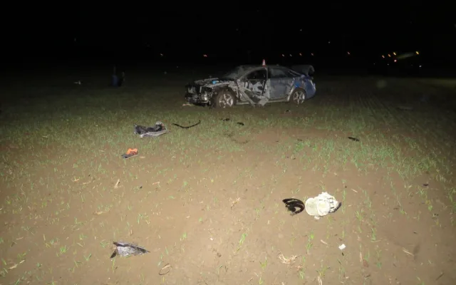 Opilý muž nezvládl u Sudkova své auto, s těžkými zraněními byl převezen do nemocnice