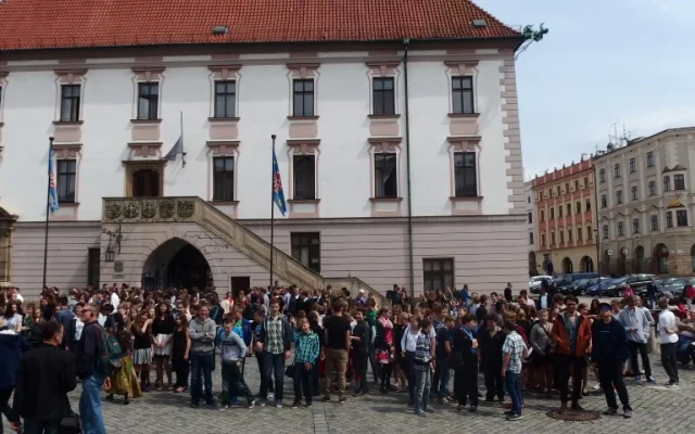 FOTO: Hasiči si dnes dopoledne nacvičovali v Moravském divadle evakuaci zaplněného hlediště