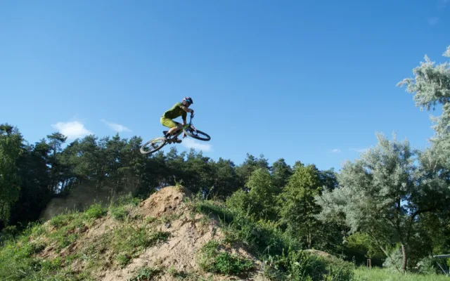 VIDEOREPORT: Projeďte se s námi olomouckým bikeparkem