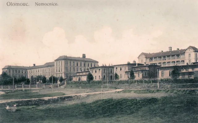 Fakultní nemocnice oslaví 120 let fungování ve velkém stylu. Přijďte dnes na Horní náměstí