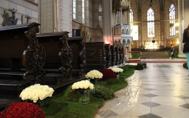 FOTOGALERIE: Olomoucké památky rozkvetly květinami, podívejte se na tu krásu