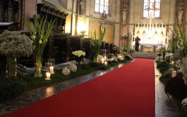 FOTOGALERIE: Olomoucké památky rozkvetly květinami, podívejte se na tu krásu