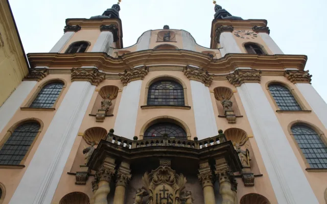 FOTOGALERIE: Olomoucké památky rozkvetly květinami, podívejte se na tu krásu
