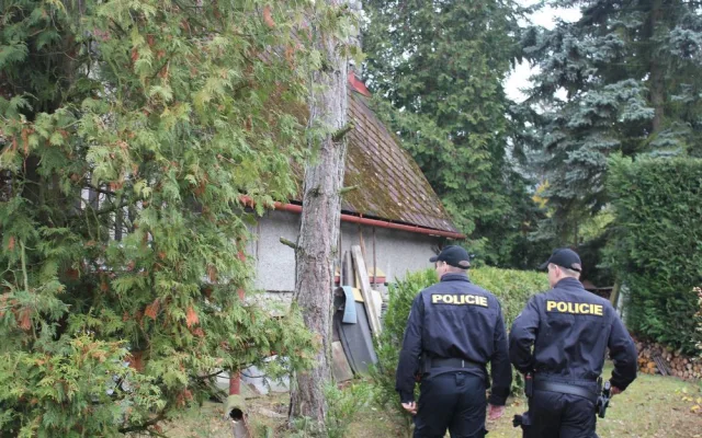 Policisté kontrolovali chatoviště. Na lístku nechávali rady chatařům, jak zabezpečit svůj majetek