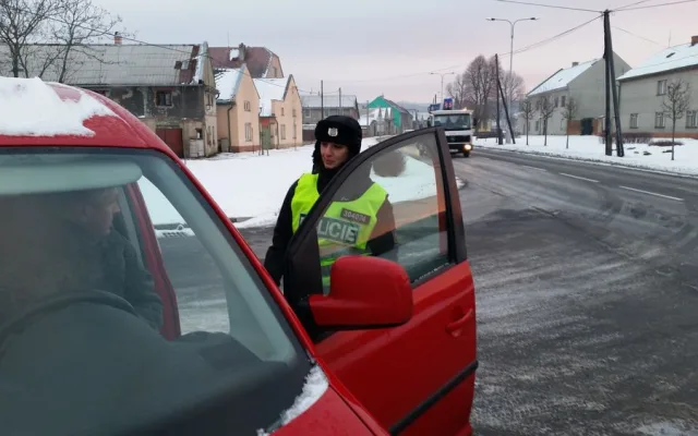 Policisté se zaměřili na řidiče ve Šternberku, odhalili i celostátně hledanou osobu