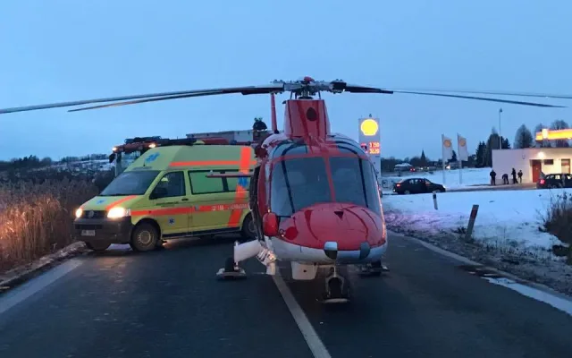 VIDEO: U Krčmaně se srazila dvě auta, na místě zůstali čtyři zranění