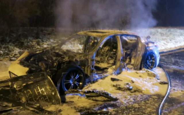 VIDEO: U Nemilan shořelo luxusní Porsche, škoda se vyšplhala na 3 miliony korun