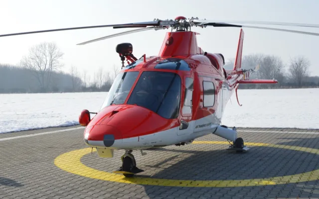 FOTO/VIDEO: Záchranáři mají náhradní helikoptéru, dnes ji představili novinářům