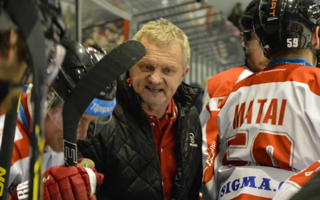 Mora dlouho bojovala o postup do předkola play-off. Vítězství v nájezdech ale bylo málo