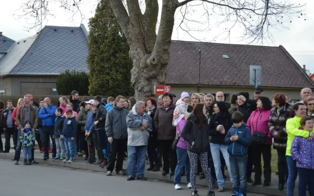 FOTO: Návštěva prezidenta v Hněvotíně potěšila všechny místní kromě dvou odpůrců