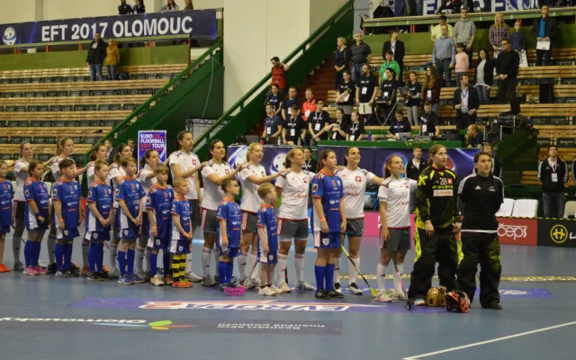 FOTO: První den EFT v Olomouci - Švýcarky otočily zápas s Českem. Švédky přestřílely Finky
