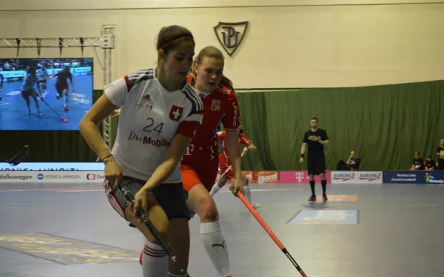 FOTO: První den EFT v Olomouci - Švýcarky otočily zápas s Českem. Švédky přestřílely Finky