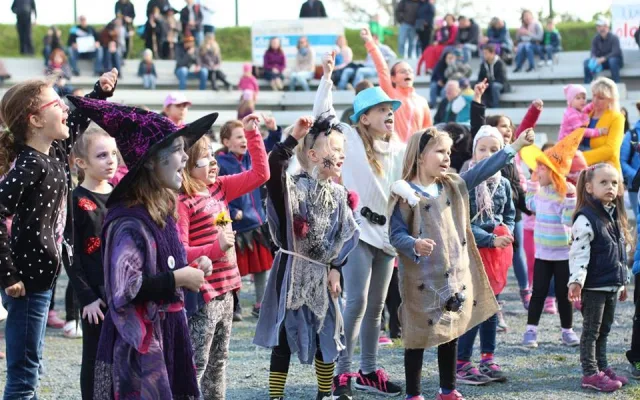 FOTO: Na Korunní pevnůstce v Olomouci se to hemžilo čarodějnicemi. O zábavu nebyla nouze!