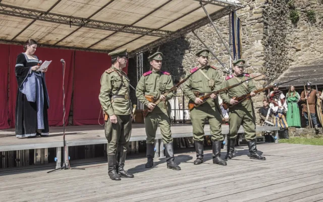 Helfštýn obsadí vojáci, gladiátoři i urození rytíři. Bude se tam konat velký festival vojenské historie
