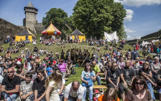 Helfštýn obsadí vojáci, gladiátoři i urození rytíři. Bude se tam konat velký festival vojenské historie
