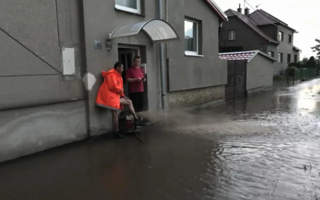 Hasiči měli kvůli bouřce stejný počet výjezdů, který normálně řěší za týden