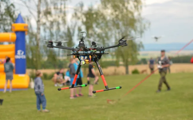 FOTO: Pivo teklo proudem. Pivovarské slavnosti oživily Lhotu pod Kosířem