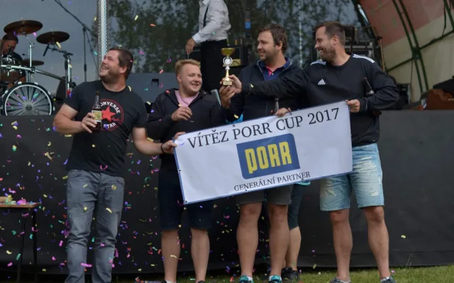 FOTO: Pivo teklo proudem. Pivovarské slavnosti oživily Lhotu pod Kosířem