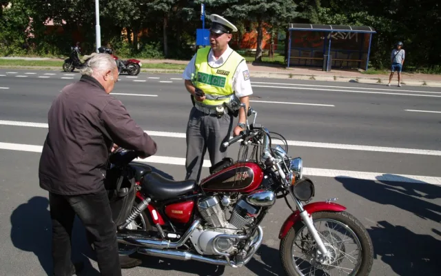 Policisté se zaměřili na motorkáře. Kontrolou prošli bez újmy téměř všichni, až na jednoho