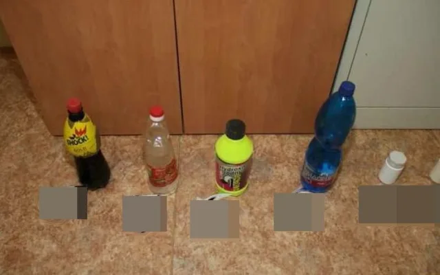 Policie dopadla dealery pervitinu ve Šternberku. Zboží vařili v autě