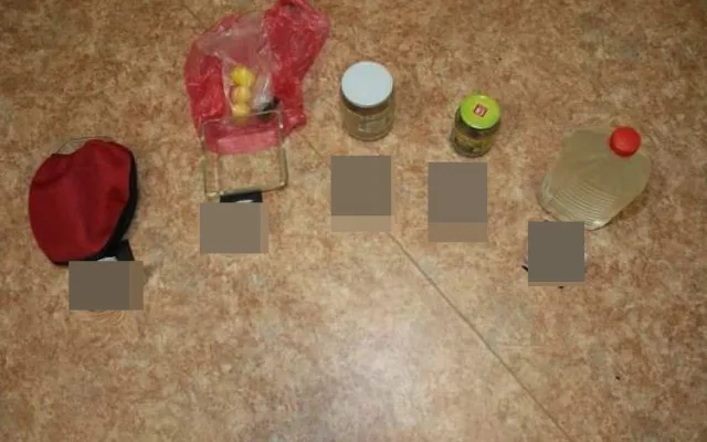 Policie dopadla dealery pervitinu ve Šternberku. Zboží vařili v autě