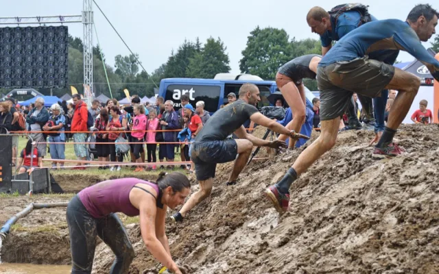 FOTOGALERIE: Andrenalin, pot a bláto. Sparťani si v Litovli sáhli na dno svých sil