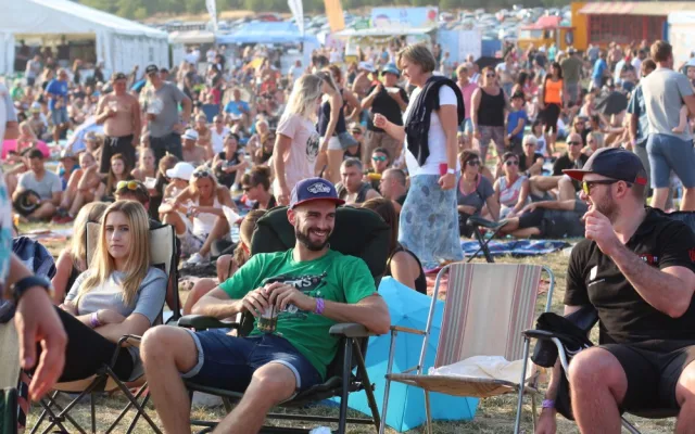 FOTOGALERIE: Festival HRADY CZ na Bouzově nabídl krásné počasí a skvělý line-up