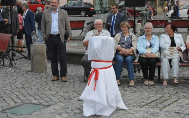 FOTOGALERIE: Pítko na Horním náměstí je už v provozu. Osvěžte se v centru Olomouce