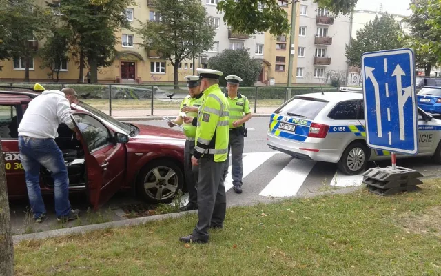 Policisté se v Olomouci zaměřili na taxikáře. Přestupky se týkaly hlavně technických stavů vozidel