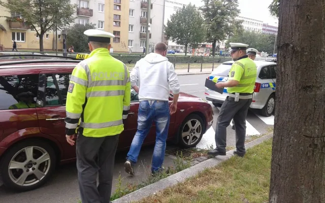 Policisté se v Olomouci zaměřili na taxikáře. Přestupky se týkaly hlavně technických stavů vozidel