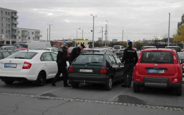 Policisté se o dušičkách zaměřili na řidiče, udělili pokuty za šedesát tisíc korun
