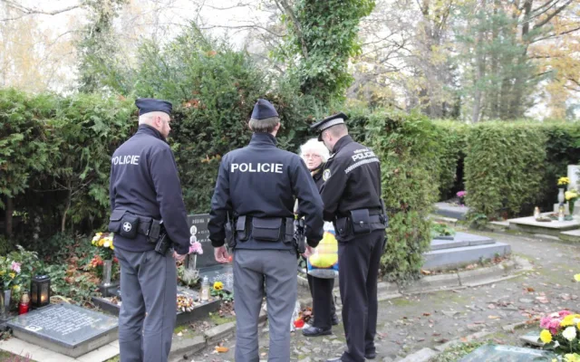 Policisté se o dušičkách zaměřili na řidiče, udělili pokuty za šedesát tisíc korun