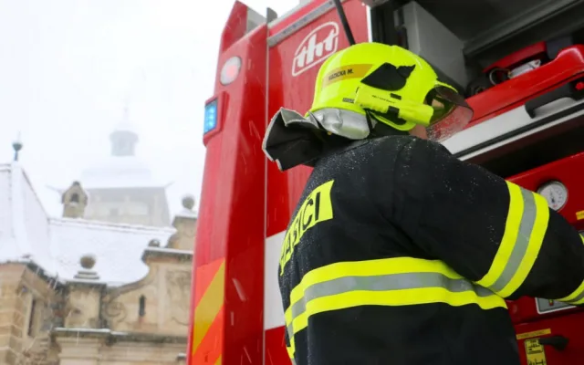 FOTO/VIDEO: Hrad Bouzov se ocitl v plamenech. Naštěstí jen cvičně