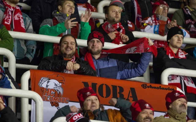 FOTOGALERIE: Kohouti přehráli doma tygry z Liberce 4:1, krásnými góly se zaskvěli Laš a Burian