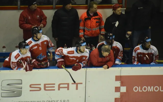 Hokejisté nadělili dodatečně fanouškům krásný vánoční dárek, Zlín porazili 1:0