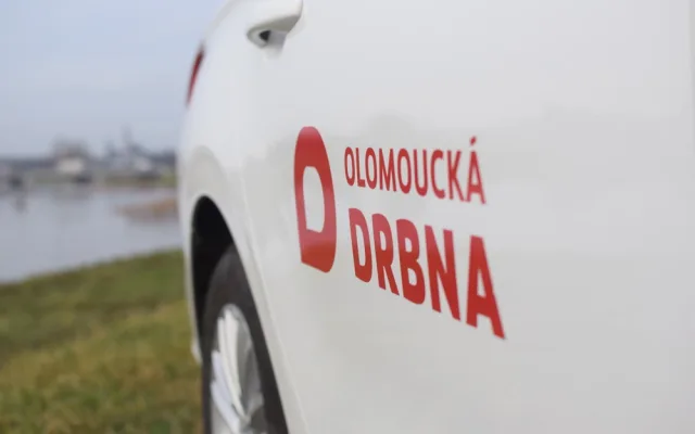 SOUTĚŽ: Čím jezdí Olomoucká Drbna? Vyfoťte nás v ulicích a vyhrajte auto na víkend