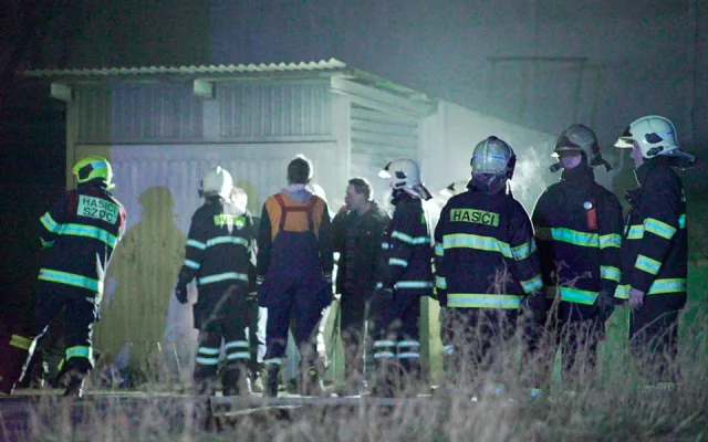 V Horních Moštěnicích vzplála bytovka, evakuováno muselo být 13 lidí. Šest z nich, včetně dětí, skončilo v nemocnici