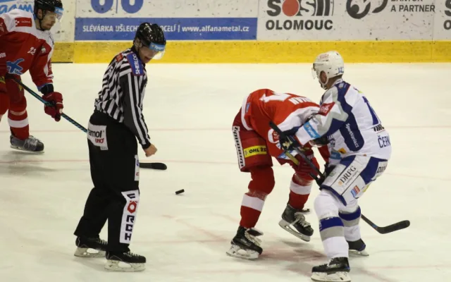 FOTOGALERIE: Kohouti nastříleli Kometě sedm gólů a stále živí naději na nejlepší šestku