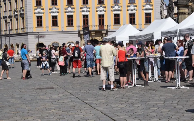 FOTO: Tvarůžkový festival navštívilo o víkendu rekordních 14 tisíc lidí