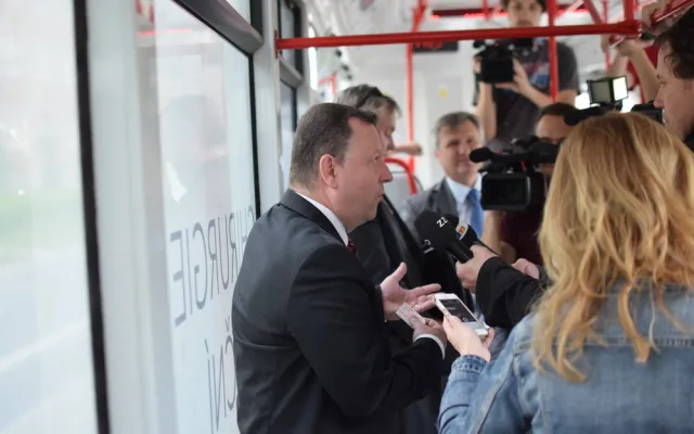 FOTO/VIDEO: Z Neředína poprvé vyjela nová linka tramvaje
