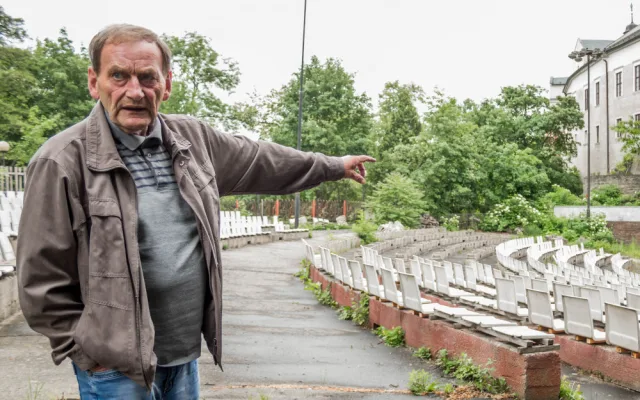 (NE)OBYČEJNÍ: Tuto práci můžou dělat jenom magoři se vztahem k filmu, říká promítač z olomouckého letňáku Jiří Jíša