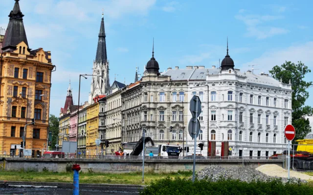 OBRAZEM: Od pondělí je uzavřen most u Bristolu, řidiči se musí potýkat s velkými změnami v ulicích