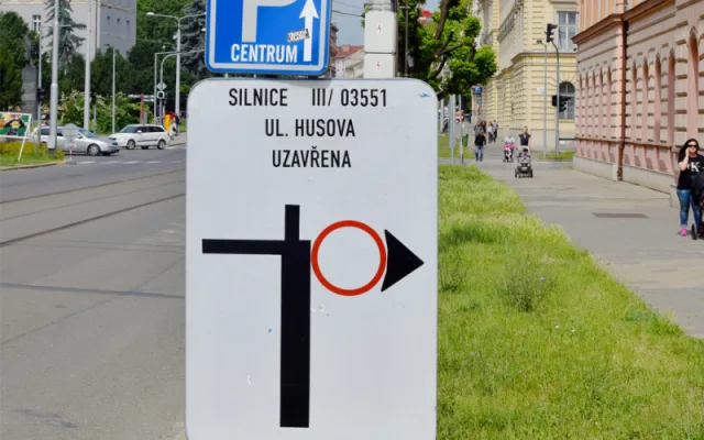 OBRAZEM: Od pondělí je uzavřen most u Bristolu, řidiči se musí potýkat s velkými změnami v ulicích