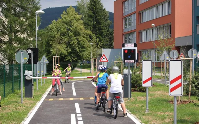 FOTO: V Jeseníku se otevřelo jedno z nejmodernějších dopravních hřišť v kraji