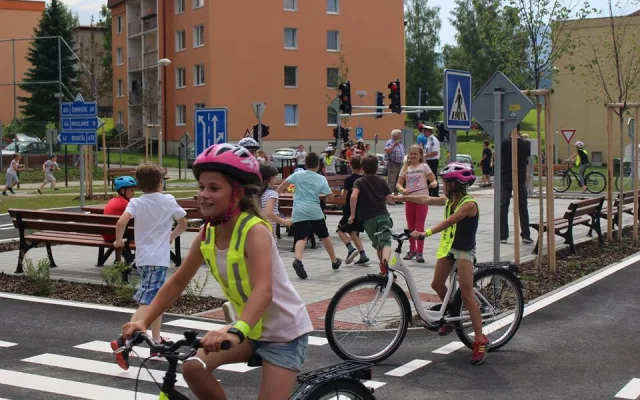 FOTO: V Jeseníku se otevřelo jedno z nejmodernějších dopravních hřišť v kraji