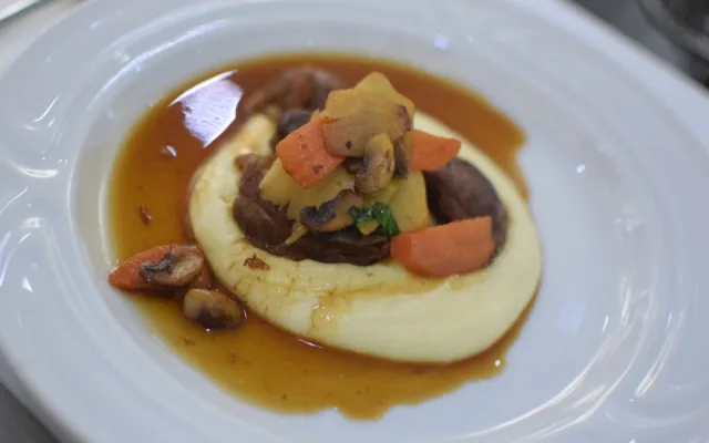 Zdeněk Pohlreich pokřtil v Olomouci svoji "restauraci na kolečkách", představí ji lidem na Garden Food Festivalu