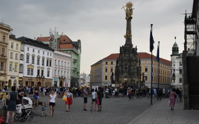 FOTO/VIDEO: Na Horním náměstí se sešli lidé, aby demonstrovali proti vládě Babiše a Zemana