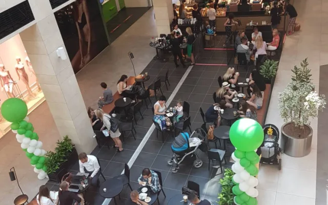 FOTO/VIDEO: V Šantovce byla dnes dopoledne otevřena kavárna Starbucks