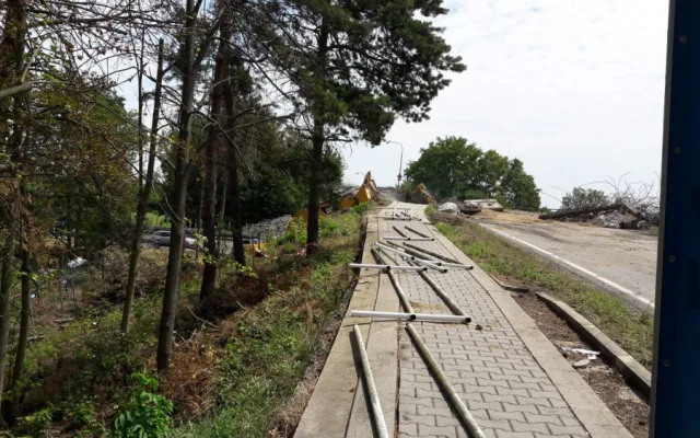 FOTO/VIDEO: Na dálnici u Olšan byl zbourán most, uzavírka dálnice trvala šestnáct hodin